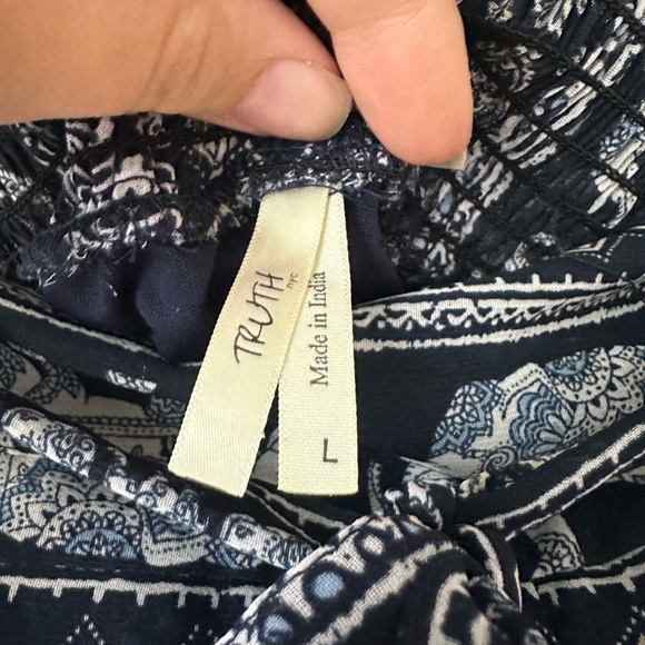 Flowy Navy Beachy Sheer Pants. Size large. - Picture 4 of 6